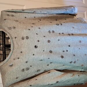 e. Luna/Distressed Gray Long Bell Sleeve Top/ Size 2X, Oversized / New